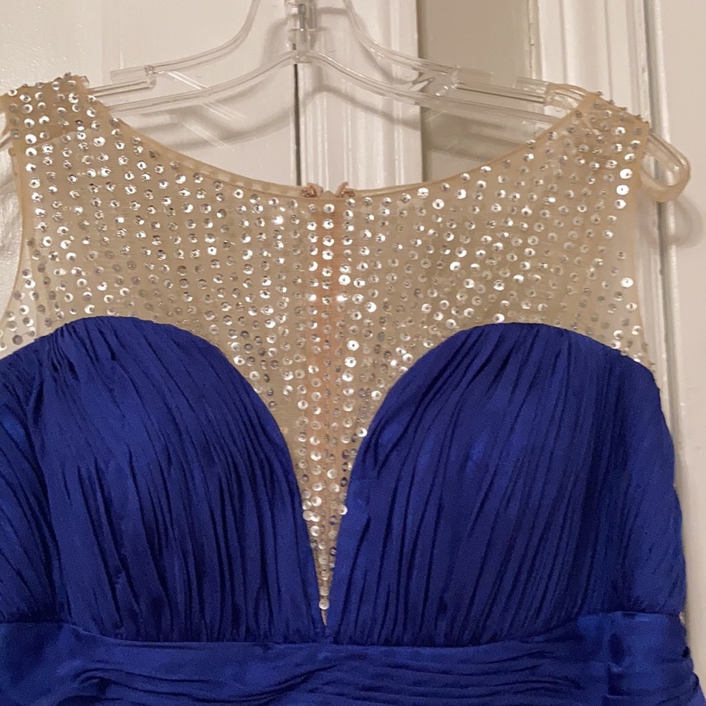 Dress - Picture 4 of 7